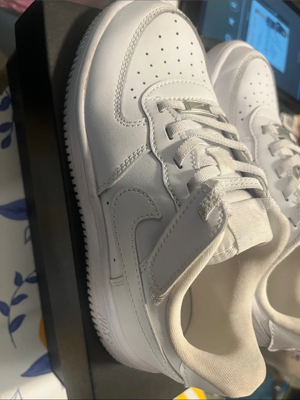 Nike Kids White Leather Low-Top Sneakers